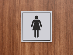 Табличка «Женский туалет»